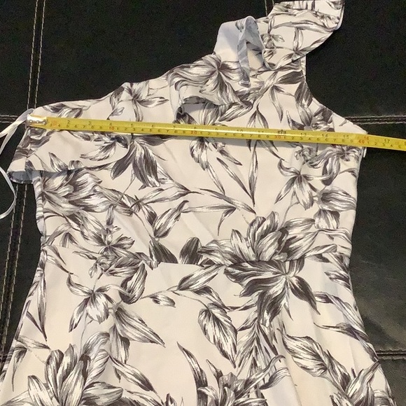 💥 Banana Republic one shoulder gray floral dress sz 2 - Picture 7 of 13